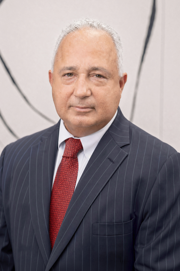 Headshot of Mark Upright
